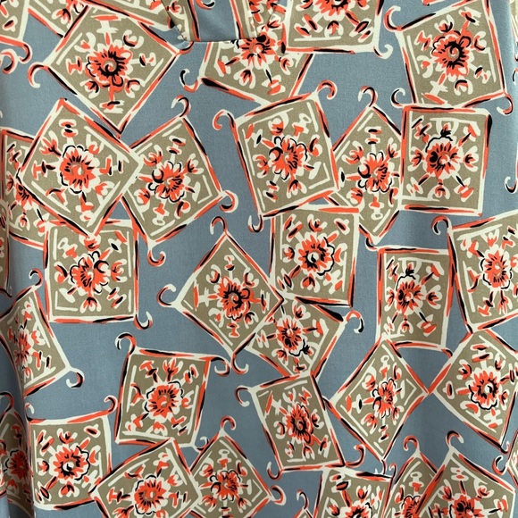 Entro Asymmetrical Sleeveless Blouse - Picture 3 of 5